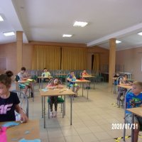 Dzień krawcowej – Tańcowała igła z nitką.