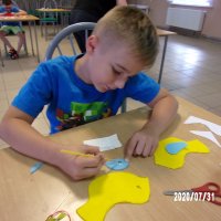 Dzień krawcowej – Tańcowała igła z nitką.