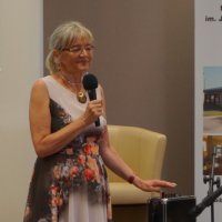 Kiedy znów zakwitną białe bzy. Zapomniany Marian Hemar