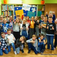 O BEZPIECZEŃSTWIE W INTERNECIE MIĘDZY BIBLIOTECZNYMI REGAŁAMI