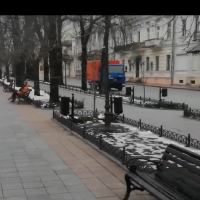 Kadr z filmu przygotowanego przez Pana Borysa przedstawiający urokliwą ulicę w Odessie
