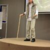 uczestnik konkursu recytuje wiersz przed jury i publicznością