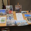 Wystawa przygotowana przez zaproszonego gościa, widoczne są fotografie z podróży