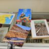 Wystawa przygotowana przez zaproszonego gościa, widoczne są fotografie z podróży