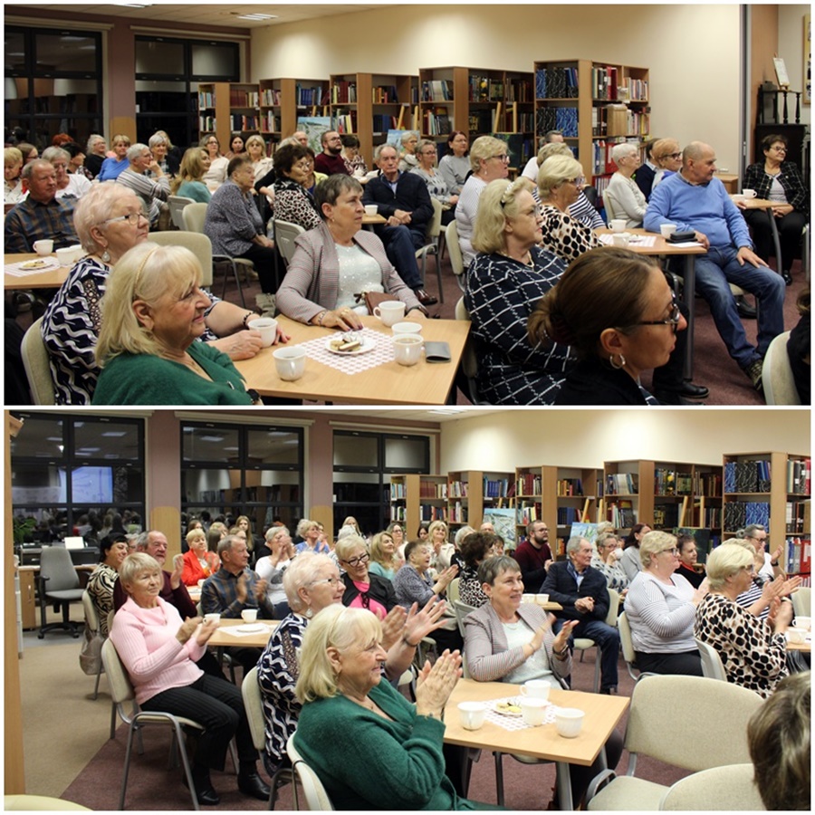 Połączenie 2 zdjęć pokazujących zgromadzoną na spotkaniu publiczność, ludzie siedzą na krzesłach przy stolikach słuchają koncertu i piją kawę lub herbatę.