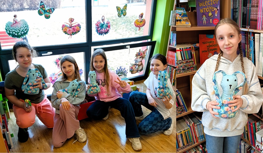 Uczestniczki zajęć trzymają w rękach wykonane z niebieskiego materiału z kwiatowym wzorem zajączki.