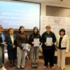 Grupowe zdjęcie zawodników drużyny zajmującej 4 miejsce z organizatorami.