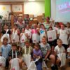 Grupowe zdkęcie uuczestników spotkania Dyskusyjnego Klubu Książki