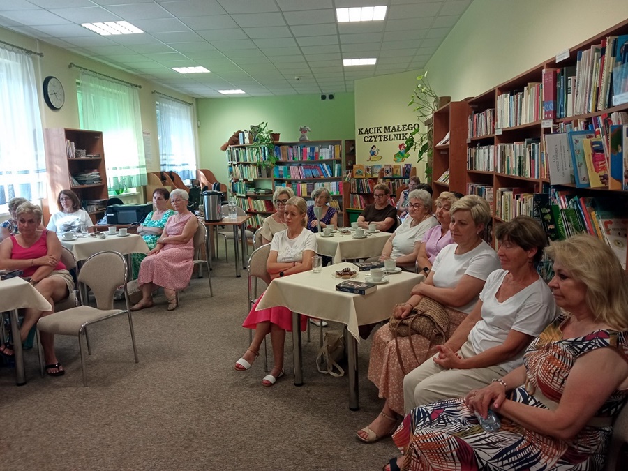 następne zdjęcie ze spotkania autorskiego